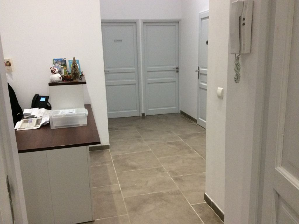 Local professionnel AUPS (83630) AZUR VERDON IMMO